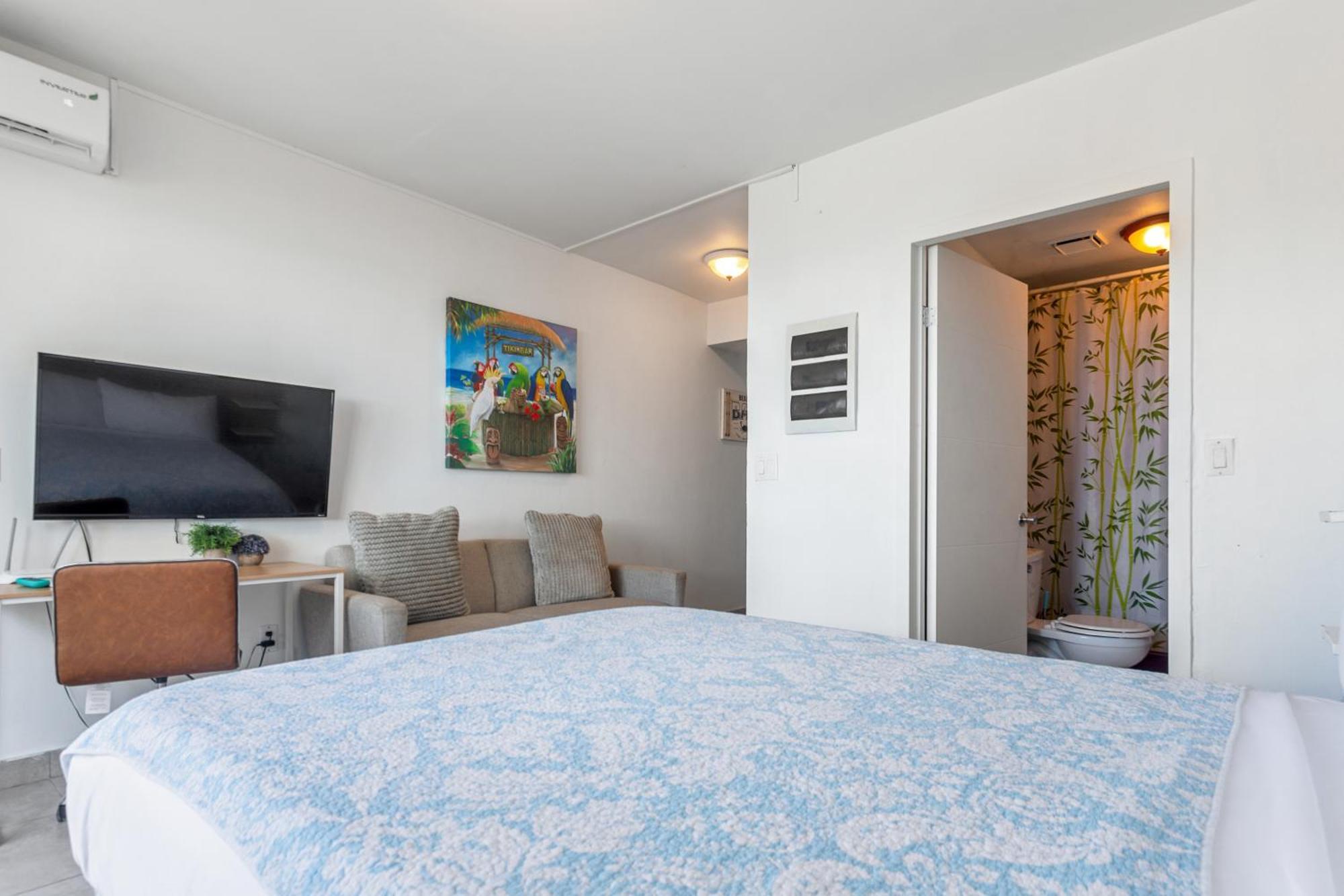 Maho Beach House - Petite Studio - Beach Access 외부 사진