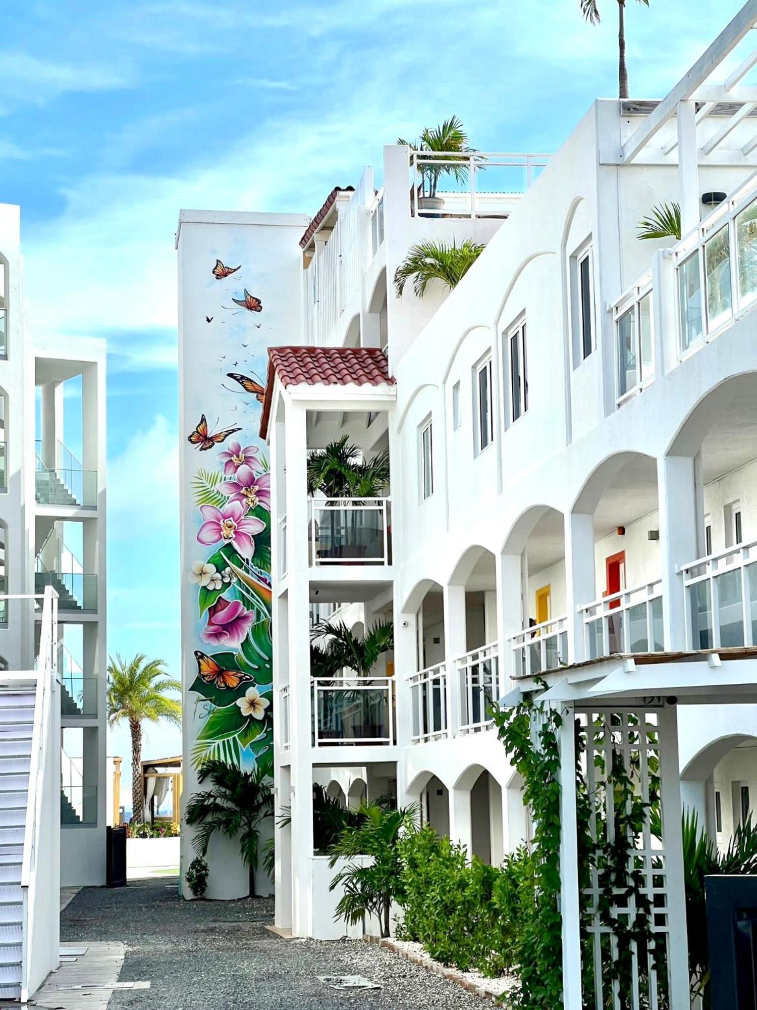 Maho Beach House - Petite Studio - Beach Access 외부 사진