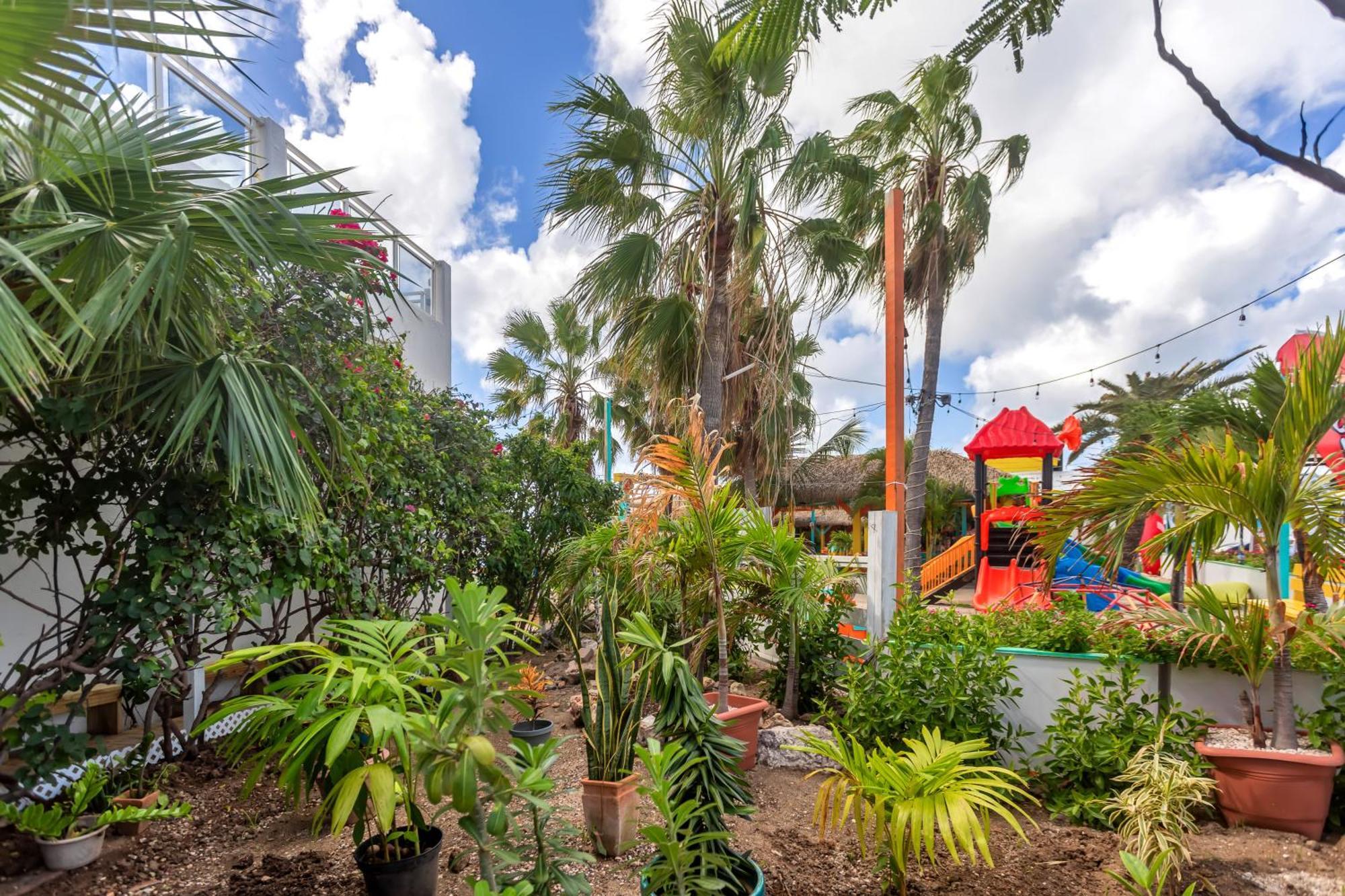 Maho Beach House - Petite Studio - Beach Access 외부 사진